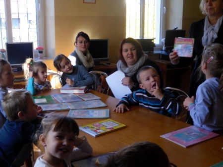 Pierwsza wizyta przedszkolaków w bibliotece - 2015